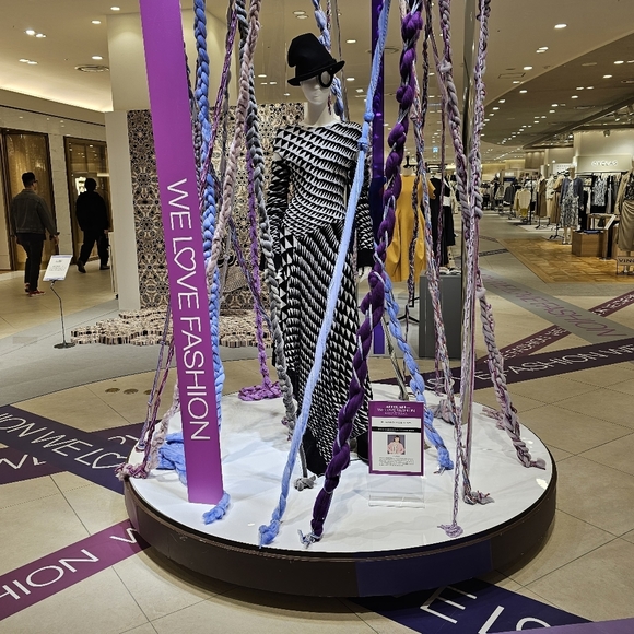 Meet your Posher, Gina - Picture 1 of 1